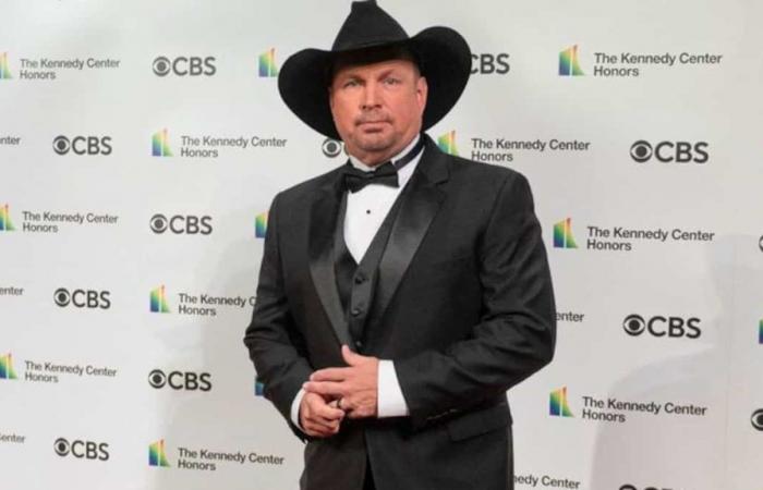 Il re della musica country Garth Brooks nega le accuse di stupro