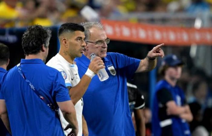 Luis Suarez attacca Marcelo Bielsa dopo il suo ritiro dalla nazionale (Uruguay)