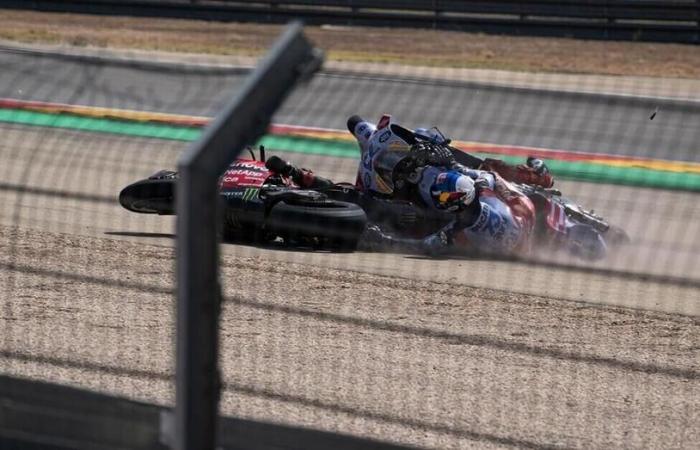 MotoGP, se ne è accorto anche Carmelo Ezpeleta: “quello che chiederò alla FIM è che le decisioni dei commissari siano coerenti”