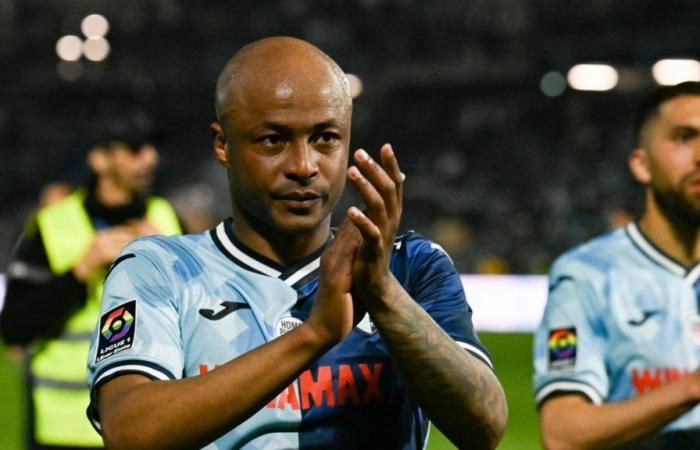 Calcio – L1: André Ayew prolunga l’avventura all’HAC e svela contemporaneamente la terza maglia