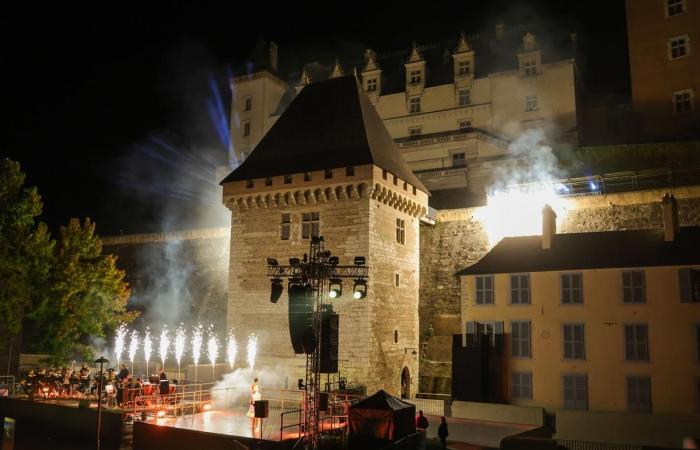 Inaugurazione di Place de la Monnaie! Méluzine ha raccontato la storia di Pau ieri e oggi