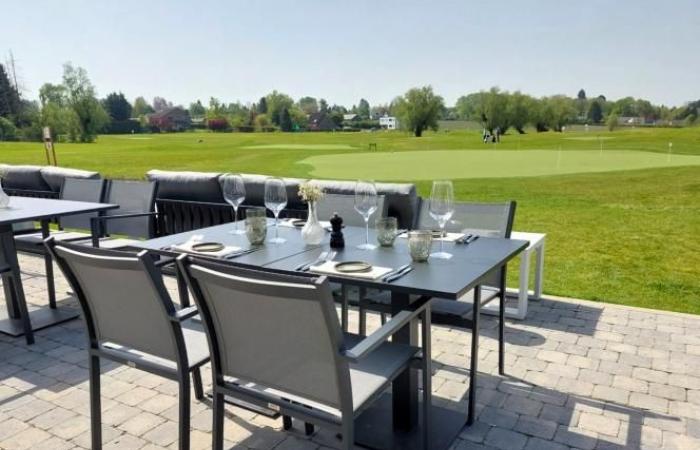 Il Green Restaurant, la nuova club house del Golf de Beaufays, vi offre una cucina gustosa e locale con vista sul campo