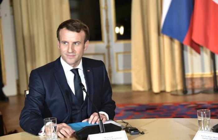 Al vertice della Francofonia, Emmanuel Macron celebra la lingua francese