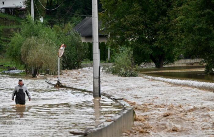 In Bosnia-Erzegovina le inondazioni uccidono almeno 14 persone