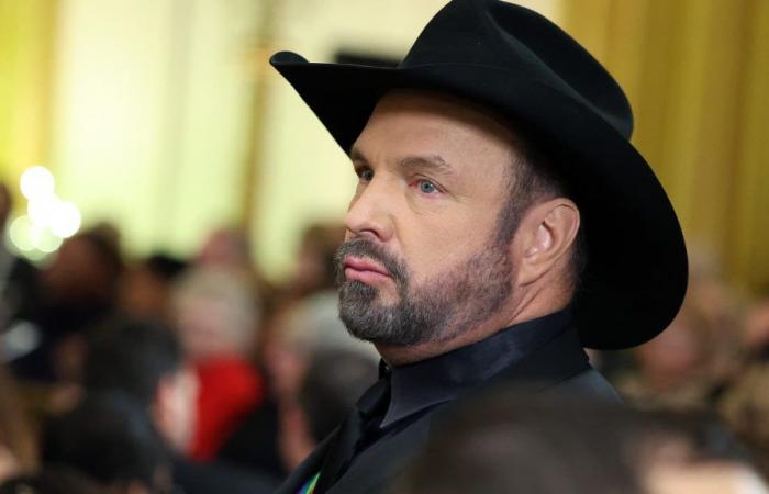 Garth Brooks, re della musica country americana, nega le accuse di stupro