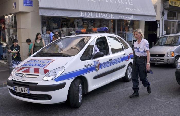 a Marsiglia, la strana storia di un omicidio da parte di un sicario di 14 anni