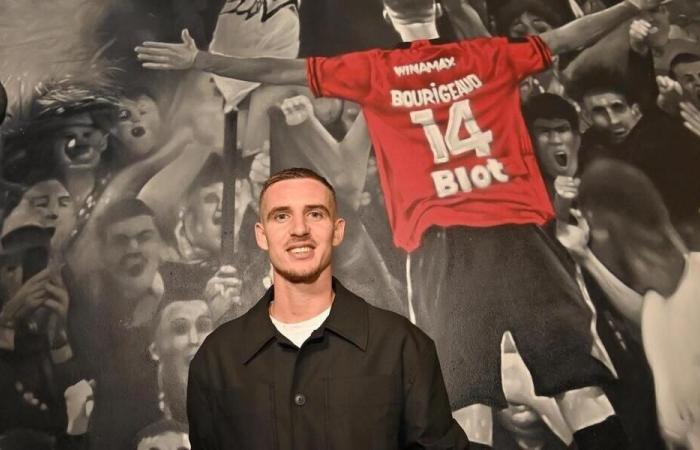 Stadio Rennais. Di ritorno al Roazhon Park, Bourigeaud è stato onorato con un affresco. Sport