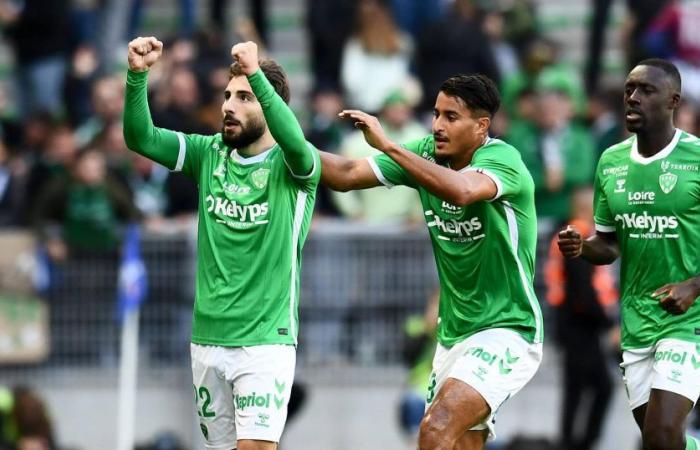 Con una tripletta di Zuriko Davitashvili, il Saint-Etienne domina l’Auxerre (3-1) ed esce dalla zona rossa