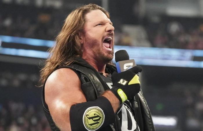 AJ Styles si infortuna durante il ritorno a WWE SmackDown