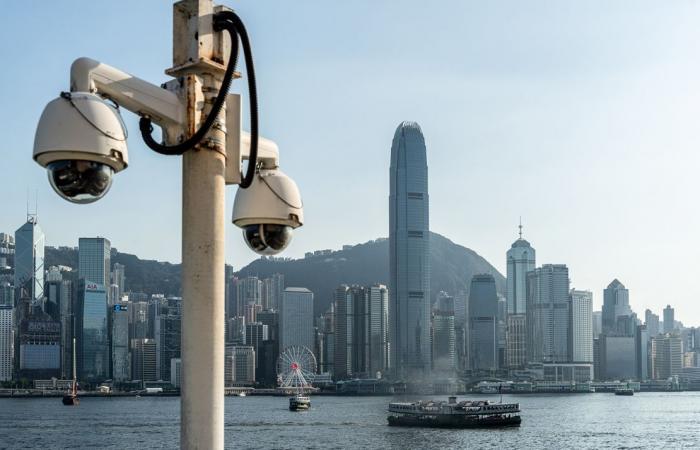 Hong Kong prevede di installare migliaia di telecamere di sorveglianza. I critici dicono che è un’ulteriore prova che la città si sta avvicinando alla Cina