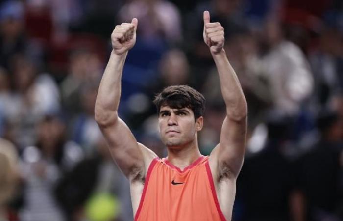 Carlos Alcaraz espelle Yibing Wu e avanza agli ottavi dello Shanghai Masters 1000