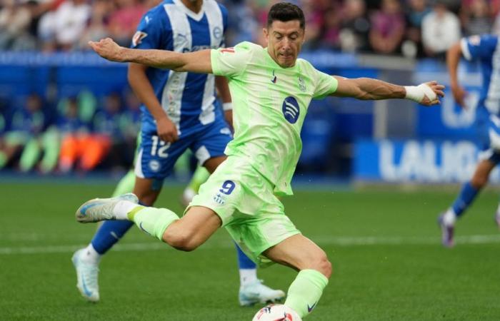 Il Barcellona si rianima contro l’Alavés con una tripletta di Lewandowski