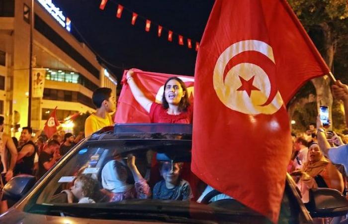 Elezioni in Tunisia: “Il chiodo nella bara della democrazia”