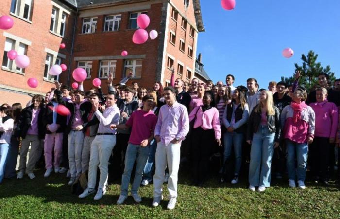 Gli studenti dell’IUT di Laon si sono mobilitati per Ottobre Rosa