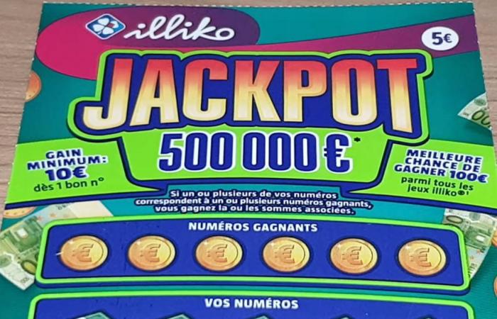 una Marsigliese vince 500.000€ grattando un biglietto del Jackpot