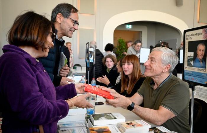 “Si sente ovunque che la gente non legge più, ma guardate, è pieno”: folla alla fiera del libro di Royat-Chamalières