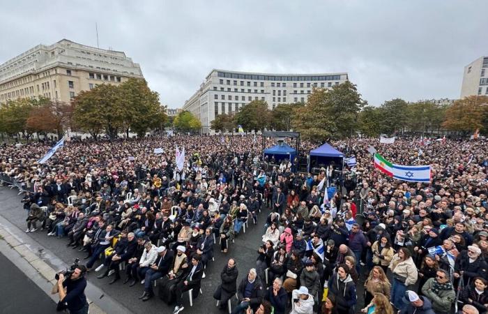 Migliaia di persone a Parigi per sostenere Israele e le vittime del 7 ottobre