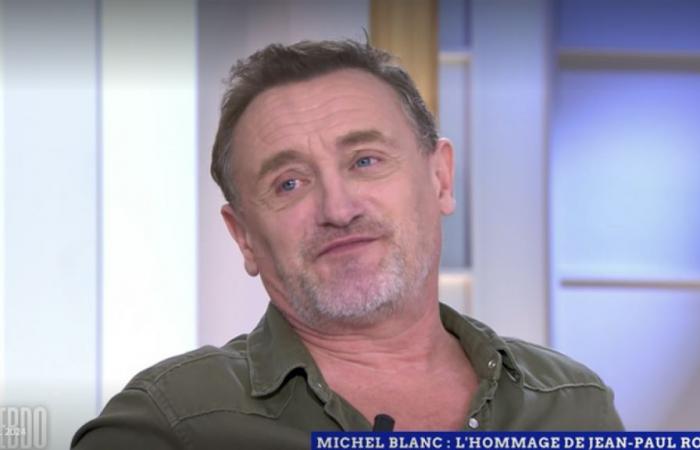 “Voglio chiamarlo”: commosso, Jean-Paul Rouve rende omaggio a Michel Blanc in “C l’hebdo” (video)