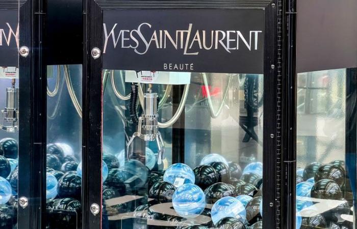 Yves Saint Laurent Beauty apre un coinvolgente pop-up dedicato ai suoi nuovi profumi – ultimo giorno