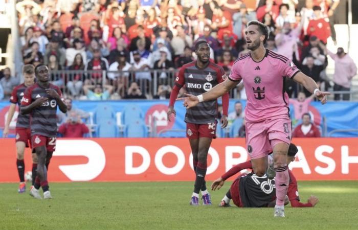 I tifosi esultano Messi mentre il Toronto FC concede un gol nel finale a Miami e perde i playoff