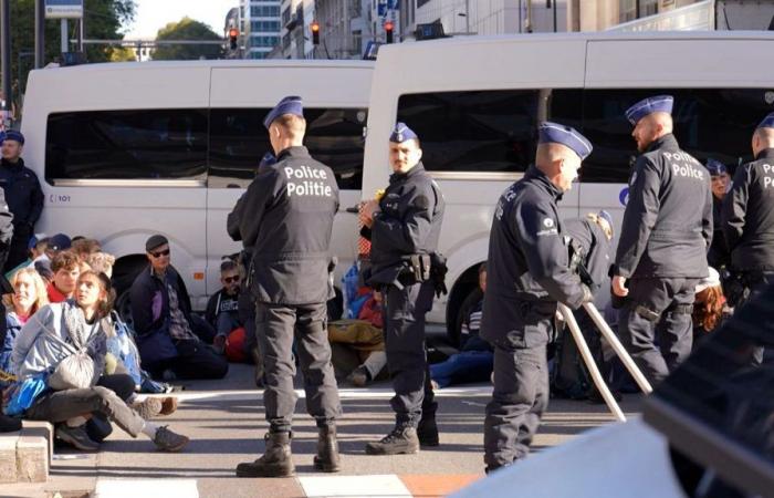 Greta Thunberg arrestata a Bruxelles: protesta contro i sussidi Ue ai combustibili fossili