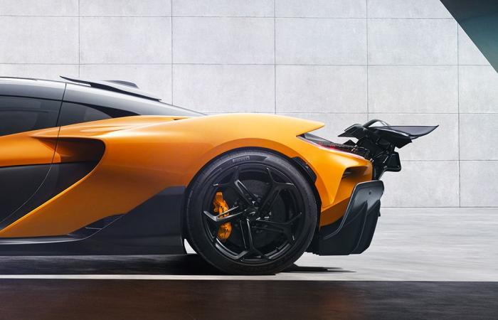 MCLAREN W1 2025: L’HYPERCAR IBRIDA DA 1275 CV CHE SPINGE I LIMITI