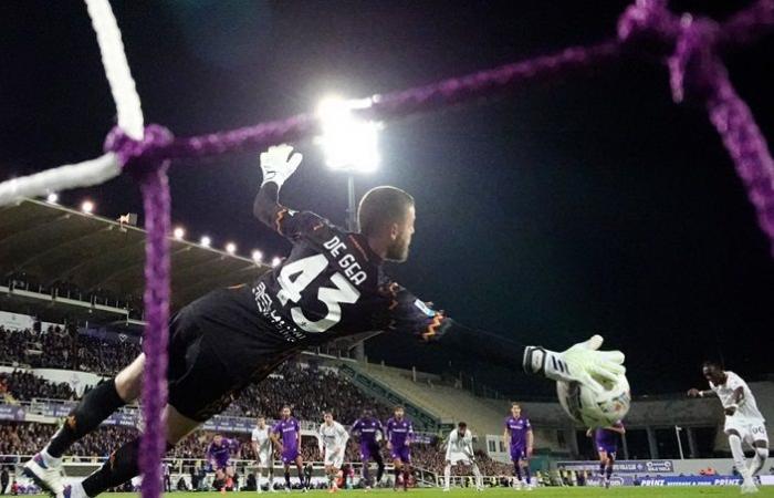 L’eroismo del rigore di De Gea guida la Fiorentina oltre il Milan