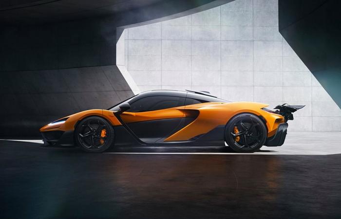 MCLAREN W1 2025: L’HYPERCAR IBRIDA DA 1275 CV CHE SPINGE I LIMITI