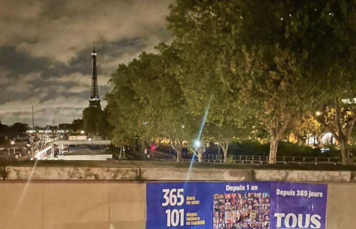 A Parigi sono affissi 4.000 manifesti a sostegno degli ostaggi