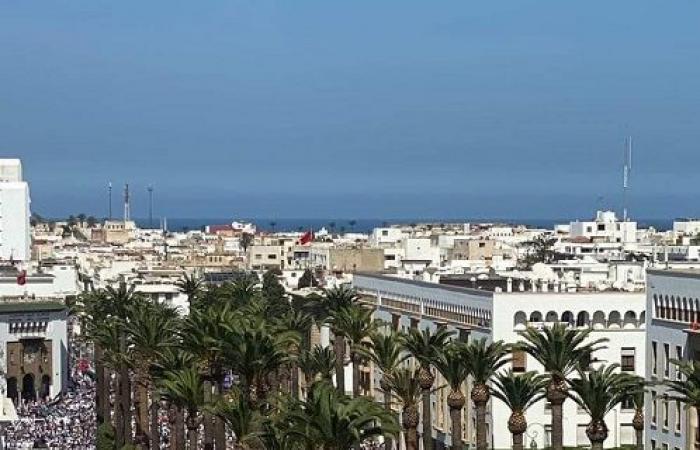 Marea umana a Rabat in una grande marcia a sostegno della Palestina e del Libano