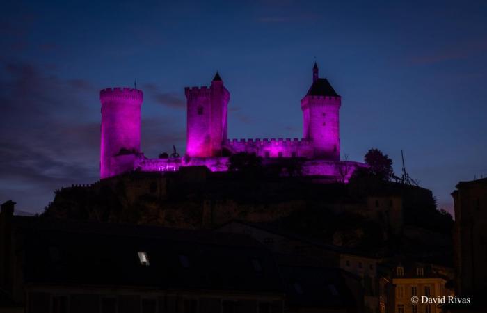 il castello di Foix e il palazzo vescovile sono adornati dai colori della campagna