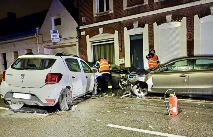 a Sin-le-Noble, si scontra (a velocità troppo elevata?) con auto parcheggiate