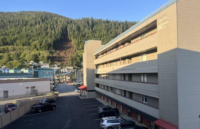 La nuova frana di Ketchikan blocca la strada, tagliando fuori la strada agli automobilisti