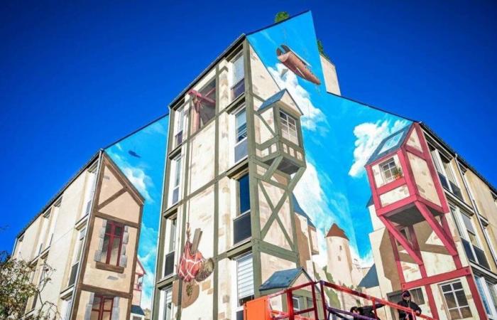 Come ammirare l’affresco trompe-l’oeil di Place de l’Éperon a Le Mans?