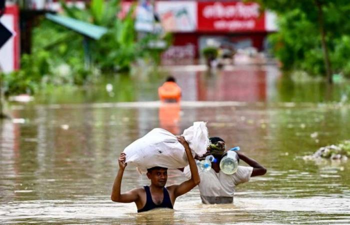 Almeno 20 morti tra inondazioni e frane in India e Bangladesh