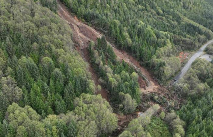 La nuova frana di Ketchikan blocca la strada, tagliando fuori la strada agli automobilisti