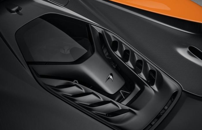 La nuova McLaren W1 è una supercar ibrida con 1275 CV e la più veloce nella storia del marchio