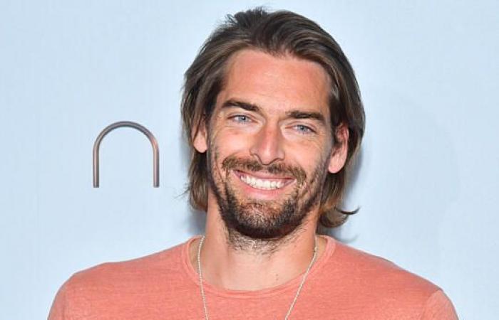 Camille Lacourt dona il suo abito olimpico di paillettes… Celine Dion cosparsa di una bevanda energetica…