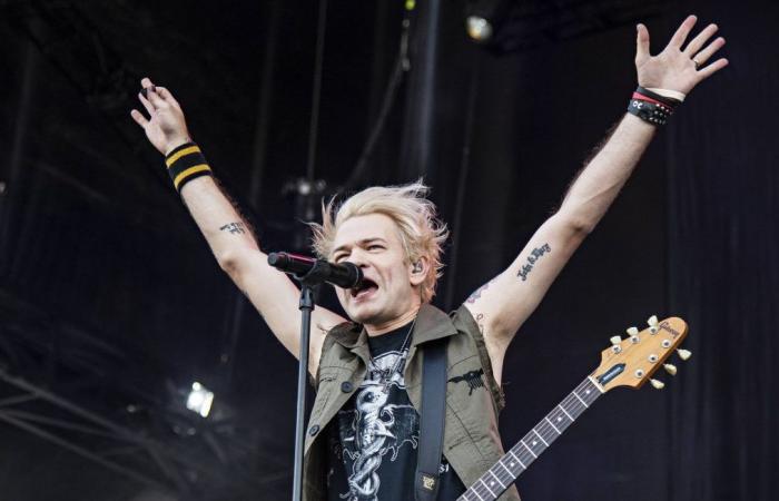 Il cantante Deryck Whibley accusa l’ex manager della band di violenza sessuale