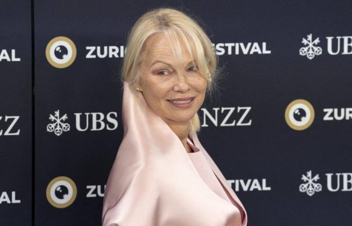 Pamela Anderson solleva il velo sulla sua depressione “da circa vent’anni”