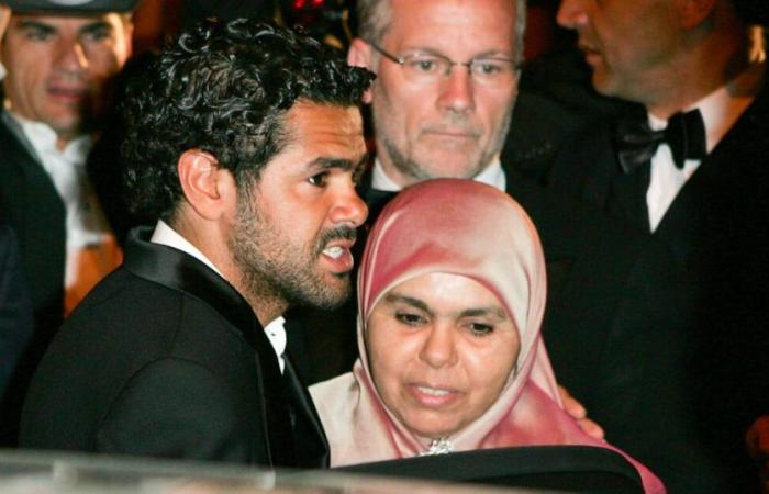 Jamel Debbouze in viaggio con la madre Fatima: foto toccanti mano nella mano