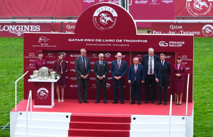 Il Principe Alberto II al Premio Arco di Trionfo del Qatar con gli sceicchi del Qatar