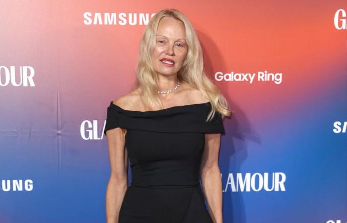 Pamela Anderson rivela di soffrire di depressione da vent’anni: “Sono felice di essere qui”