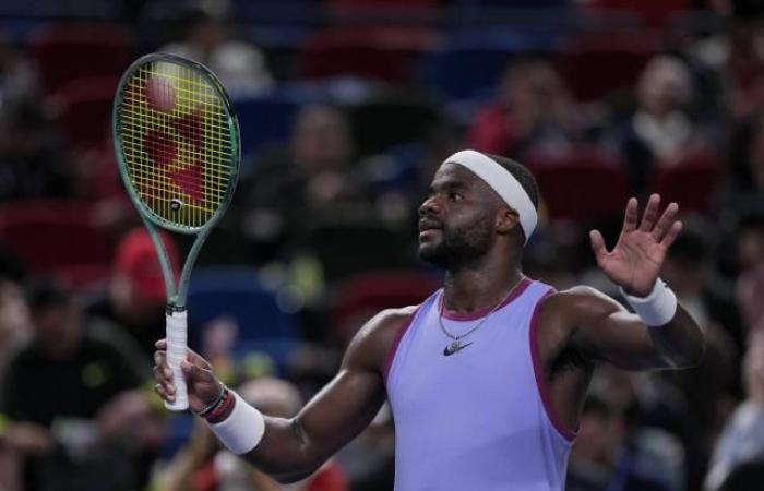 Frances Tiafoe si scusa con l’arbitro insultato dopo la sconfitta contro il Safiullin