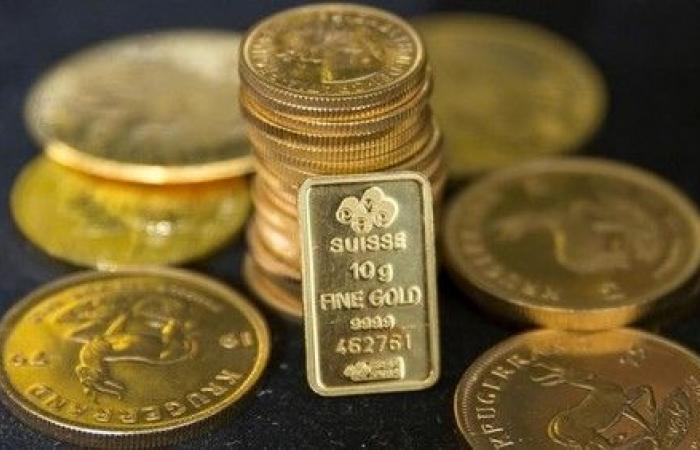 Oro in calo per il terzo giorno anche se i rendimenti del Tesoro crollano