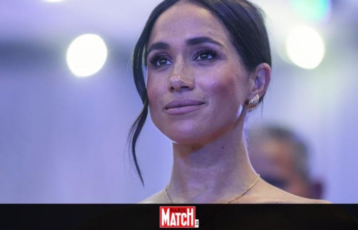 Meghan Markle con una scollatura super profonda: l’apparizione della duchessa provoca reazioni