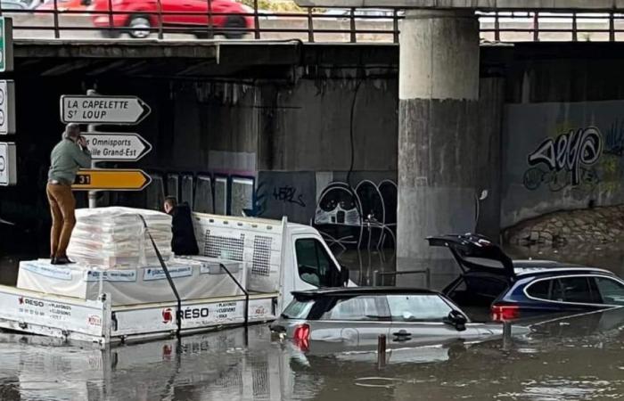 immagini di allagamenti e danni in città