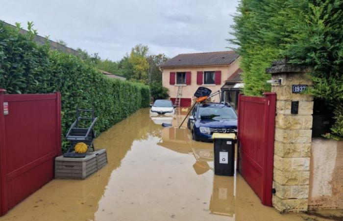 una quindicina gli interventi dei vigili del fuoco e gli abitanti evacuati nel reparto