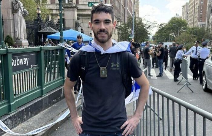 Attivisti filo-palestinesi gridano alla Columbia mentre gli studenti celebrano il primo anno dall’attacco del 7 ottobre