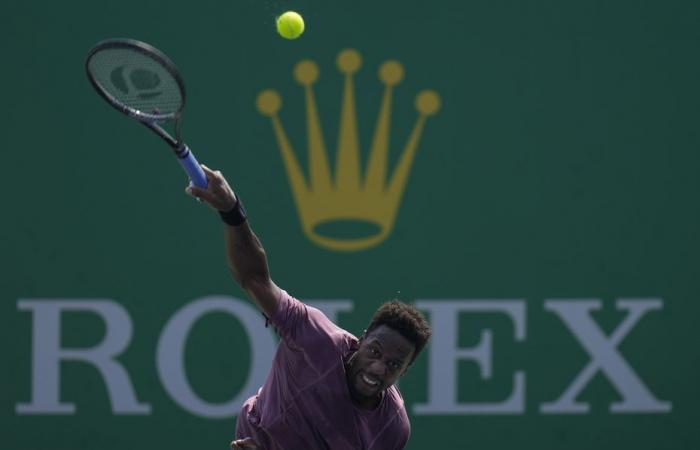 Gaël Monfils elimina il numero 1 francese Ugo Humbert durante il 3° round dello Shanghai Masters 1000